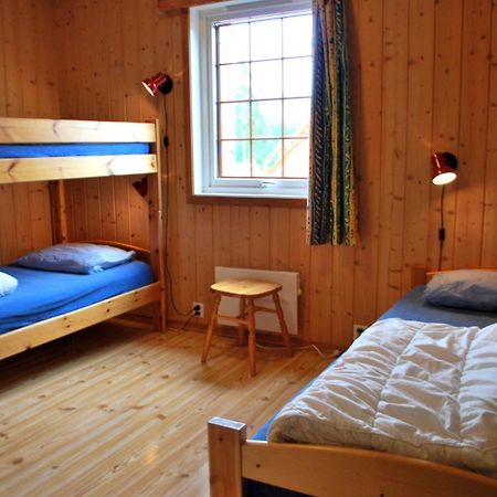 Beveroya Hytteutleie Og Camping Бё Номер фото