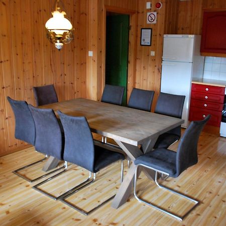 Beveroya Hytteutleie Og Camping Бё Номер фото