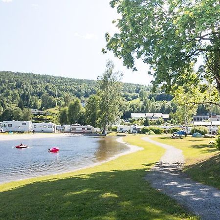 Beveroya Hytteutleie Og Camping Бё Экстерьер фото