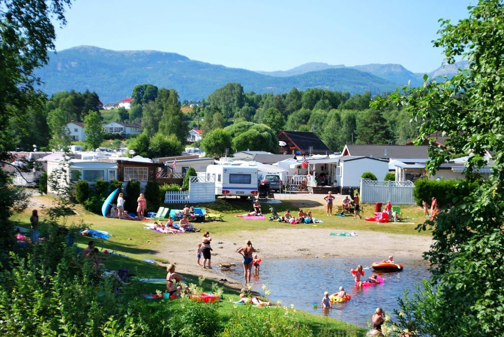 Beveroya Hytteutleie Og Camping Бё Экстерьер фото