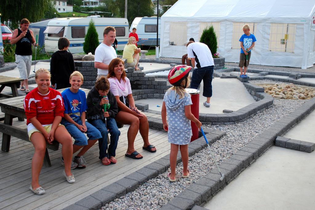 Beveroya Hytteutleie Og Camping Бё Экстерьер фото