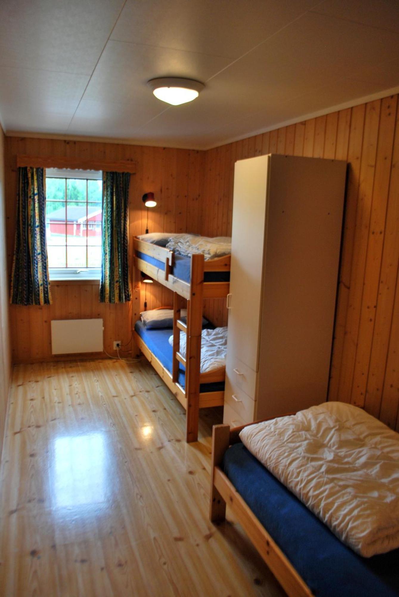 Beveroya Hytteutleie Og Camping Бё Номер фото
