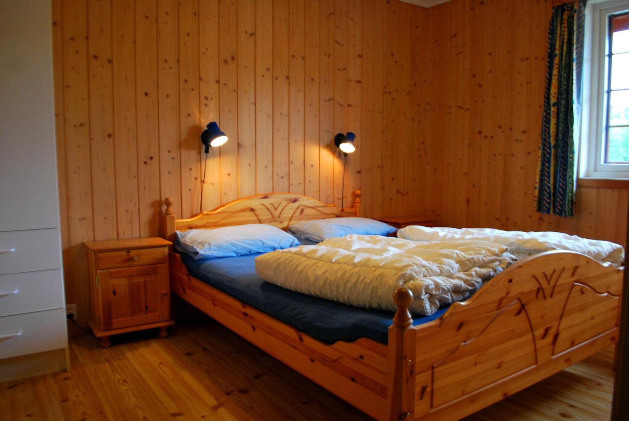 Beveroya Hytteutleie Og Camping Бё Номер фото